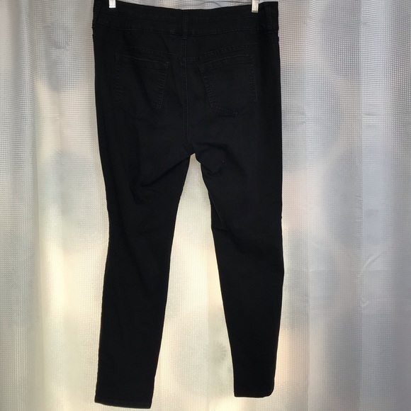 Torrid Black High-Waisted Jeans 18R - Picture 2 of 5